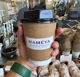 Coffee at the Maméya counter